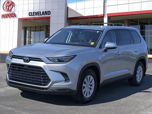 Used 2024 Toyota Grand Highlander XLE image 4