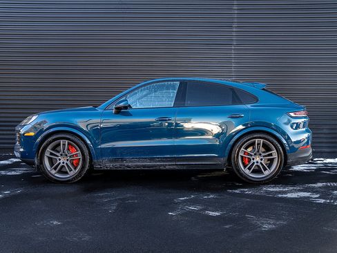 Certified 2025 Porsche Cayenne S image 2