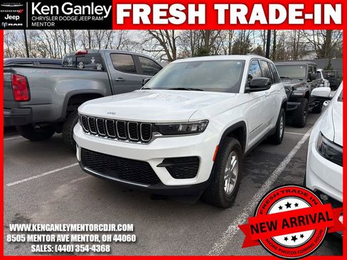 Used 2023 Jeep Grand Cherokee Laredo w/ Luxury Tech Group I image 3