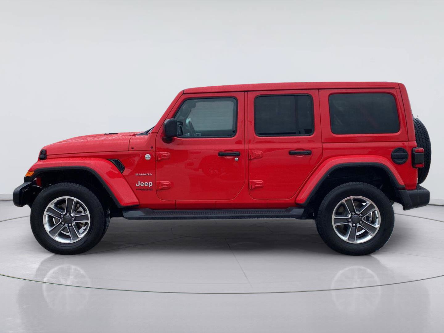 Used 2022 Jeep Wrangler Unlimited Sahara w/ Cold Weather Group AWD/4WD image 2