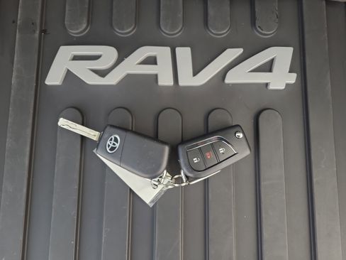 Certified 2023 Toyota RAV4 LE image 30