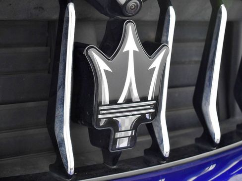 Used 2021 Maserati Levante image 30