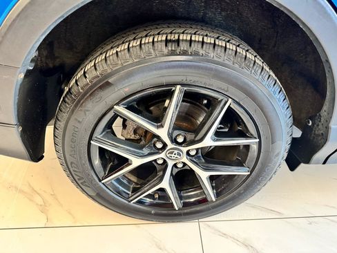 Used 2018 Toyota RAV4 SE AWD/4WD image 33