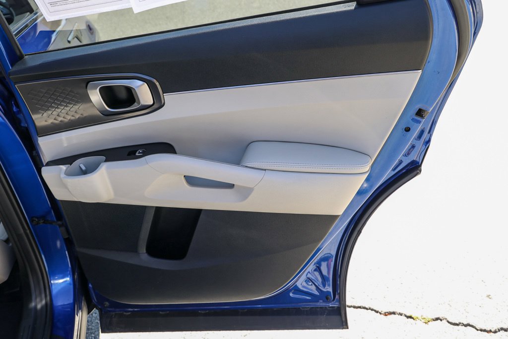 Used 2023 Kia Sorento S w/ Panoramic Sunroof Package FWD image 21