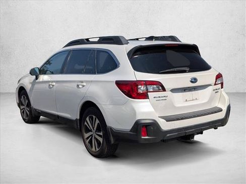 Used 2018 Subaru Outback 3.6R Limited AWD/4WD image 5