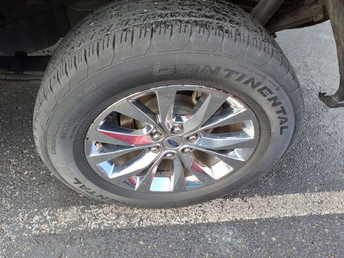 Used 2017 Ford F150 XLT w/ Equipment Group 302A Luxury image 6