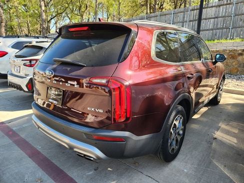 Certified 2020 Kia Telluride EX image 4