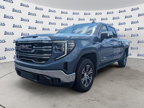 Used 2021 GMC Sierra 1500 SLT w/ SLT Premium Plus Package AWD/4WD image 7