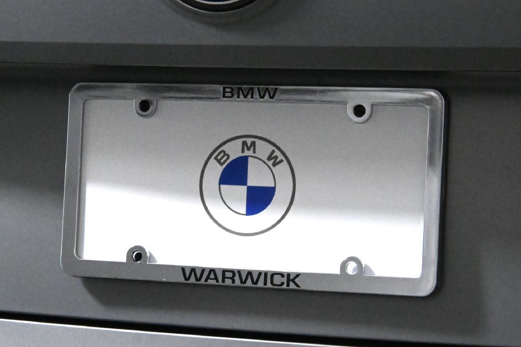 Certified 2026 BMW iX xDrive45 w/ M Sport Package AWD/4WD image 13