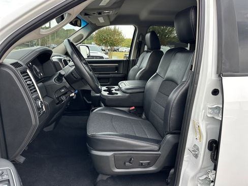 Used 2018 RAM 2500 Big Horn w/ Sport Appearance Group image 9