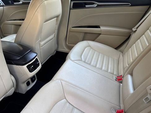 Used 2013 Ford Fusion SE FWD image 15