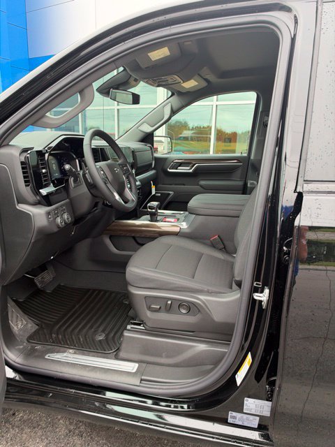 New 2026 Chevrolet Silverado 1500 RST w/ Safety Package AWD/4WD image 8