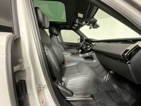 Used 2025 Land Rover Range Rover Sport Dynamic SE image 20