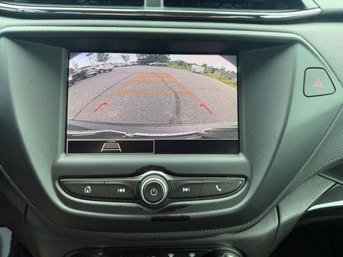 Used 2021 Chevrolet TrailBlazer LS w/ LPO, Blackout Package FWD image 15