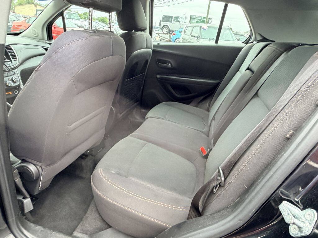 Used 2018 Chevrolet Trax LS AWD/4WD image 6