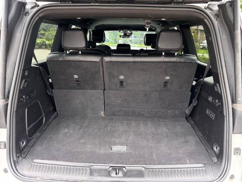 Used 2024 Jeep Wagoneer Series II w/ Flexible Seating Group RWD image 12