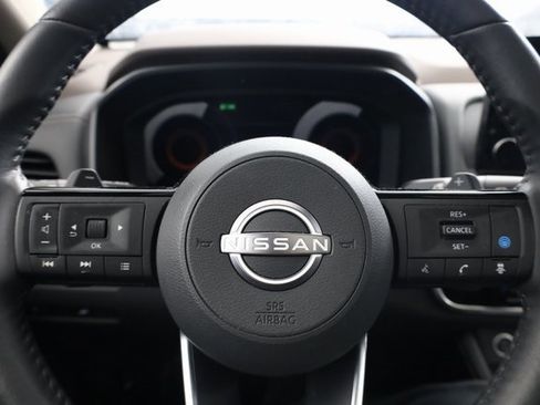 Used 2023 Nissan Rogue Platinum w/ Platinum Premium Package image 16