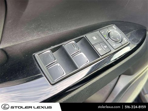 Used 2017 Lexus LX 570 4WD w/ Luxury Package image 23