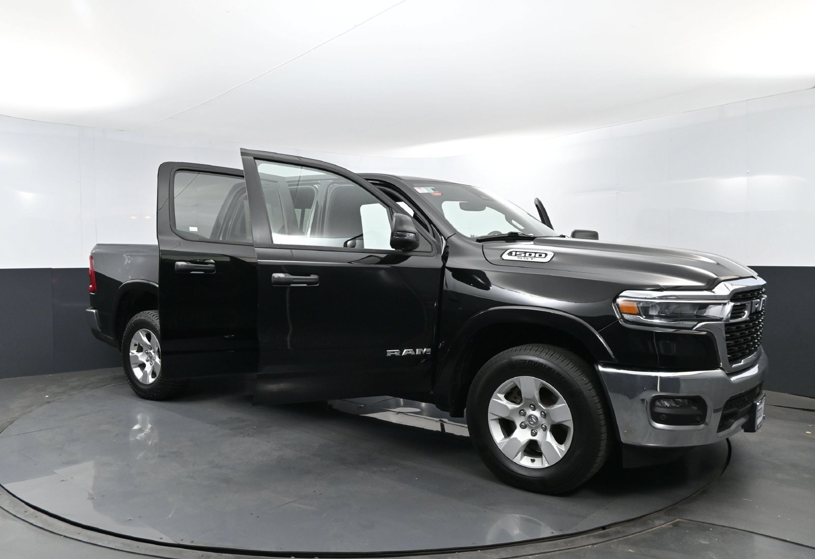 Used 2025 RAM 1500 Big Horn AWD/4WD image 26