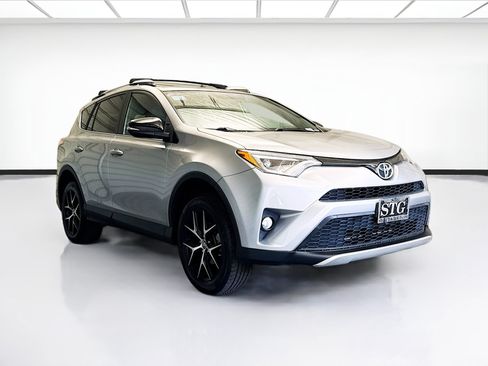 Used 2016 Toyota RAV4 SE FWD image 3