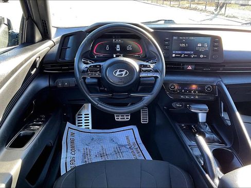 Used 2025 Hyundai Elantra Sport image 5