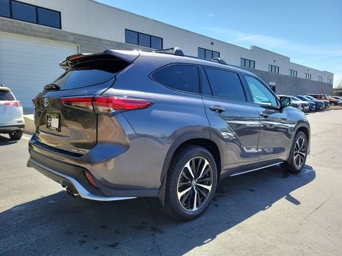 Used 2021 Toyota Highlander XSE image 4