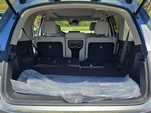 New 2026 Honda Pilot Touring image 13
