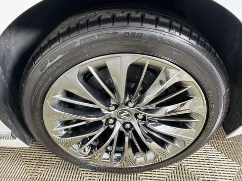 Used 2022 Lexus LS 500 w/ Interior Upgrade Package RWD image 22