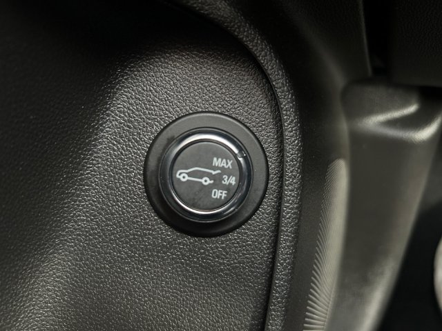 Used 2025 Buick Envista Sport Touring w/ Convenience I Package FWD image 32