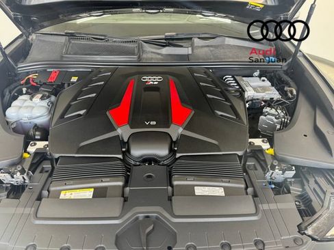 Used 2024 Audi RS Q8 AWD/4WD image 4