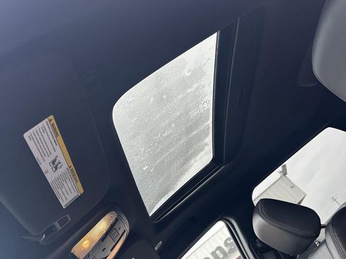 Used 2024 Dodge Durango GT image 17