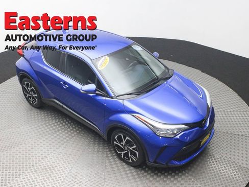 Used 2021 Toyota C-HR XLE image 3
