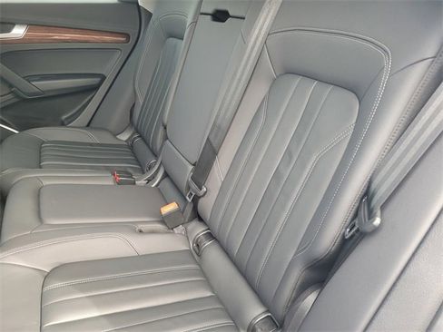 Used 2023 Audi Q5 2.0T Premium w/ Convenience Package image 15