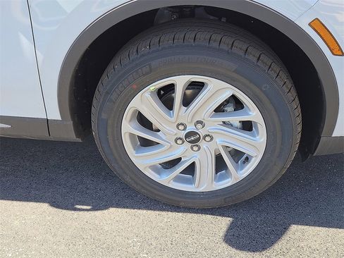 New 2026 Lincoln Corsair Premiere image 7