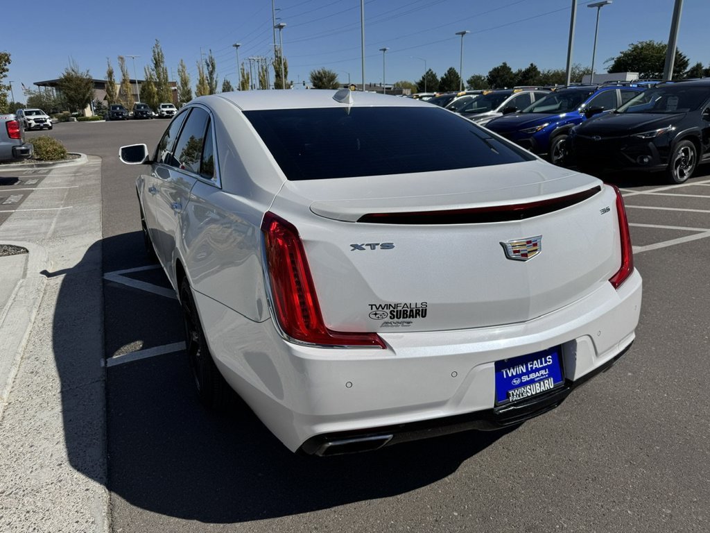 Used 2018 Cadillac XTS Luxury AWD/4WD image 5