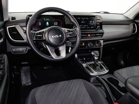 Used 2025 Kia Seltos LX image 6