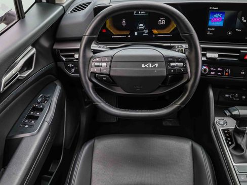 Certified 2026 Kia Sportage EX FWD image 18