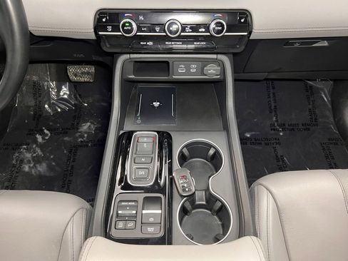 Used 2023 Honda Pilot Touring image 15