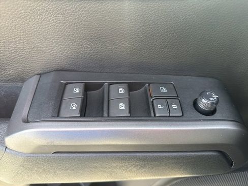 Used 2021 Toyota Tacoma TRD Sport w/ Technology Package image 11