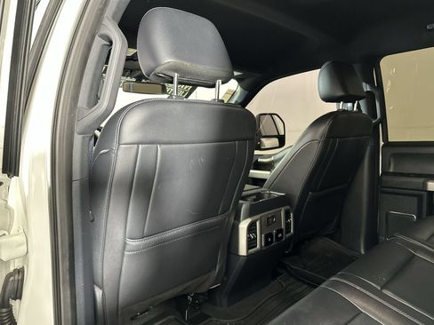 Used 2022 Ford F250 Lariat w/ Black Appearance Package AWD/4WD image 24