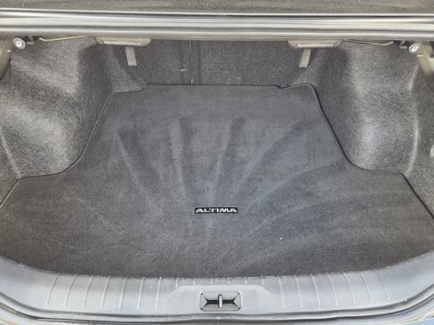 Used 2025 Nissan Altima 2.5 SV FWD image 29
