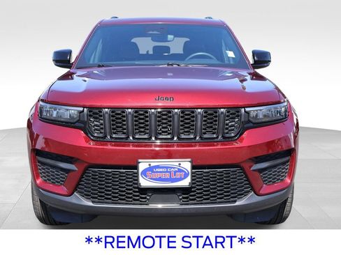 Used 2024 Jeep Grand Cherokee Altitude RWD image 11