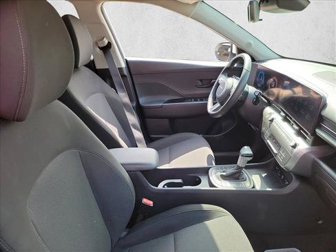 Used 2025 Hyundai Kona SEL AWD/4WD image 15