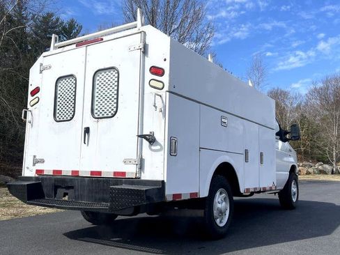 Used 2010 Ford E-350 and Econoline 350 Super Duty image 6