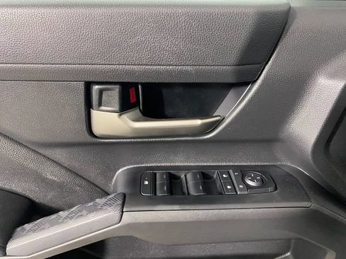 Certified 2025 Toyota Tacoma TRD Off-Road AWD/4WD image 21