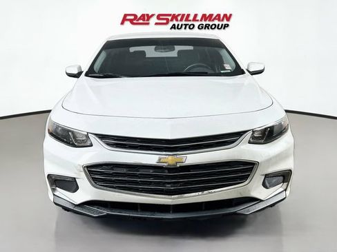Used 2017 Chevrolet Malibu LT w/ Leather Package FWD image 2