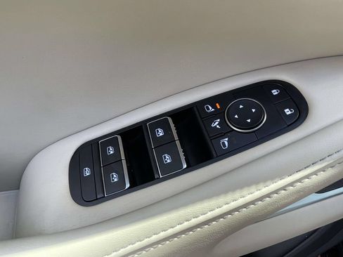 Used 2023 INFINITI QX60 Sensory w/ Vision Package AWD/4WD image 15
