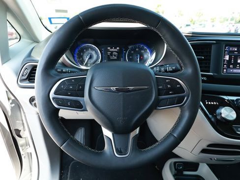 Used 2024 Chrysler Voyager LX FWD image 9