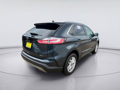 Certified 2024 Ford Edge SEL w/ Convenience Package AWD/4WD image 3