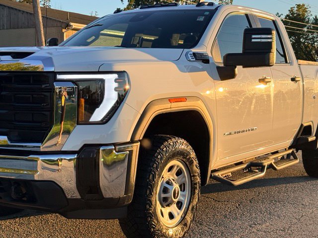 Used 2024 GMC Sierra 2500 Pro w/ Convenience Package AWD/4WD image 7